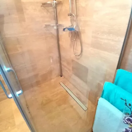 Regina Regina With Swimming Pool Apartment Jezera