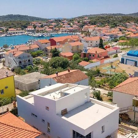 Regina Regina With Swimming Pool