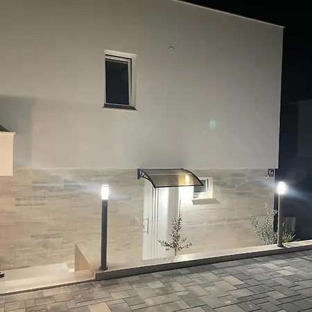 Διαμέρισμα Regina Regina With Swimming Pool *