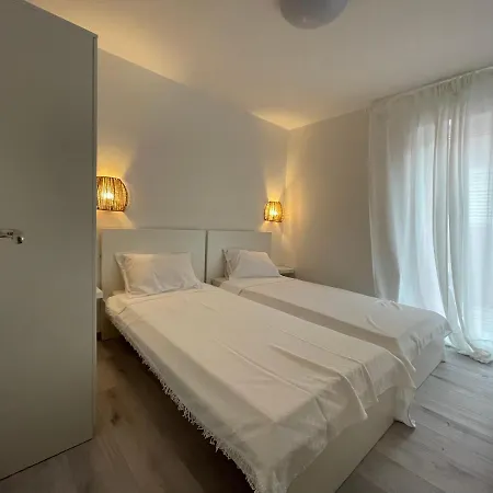 Διαμέρισμα Regina Regina With Swimming Pool