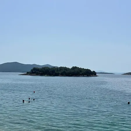 Regina Regina With Swimming Pool Διαμέρισμα Jezera