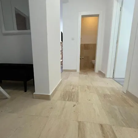 Regina Regina With Swimming Pool Apartment