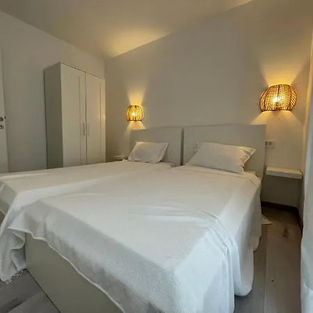 Regina Regina With Swimming Pool