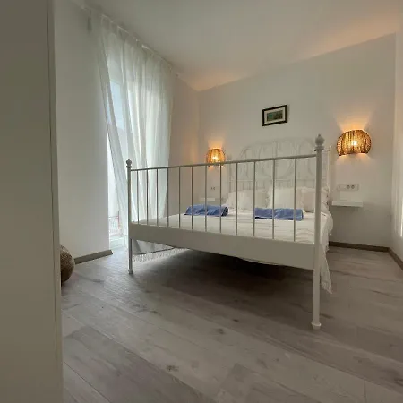 Regina Regina With Swimming Pool Appartement Jezera