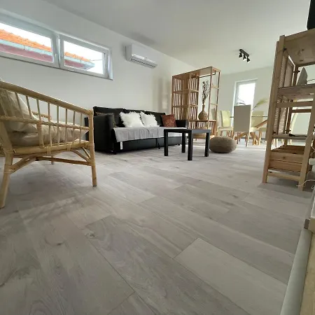 Regina Regina With Swimming Pool Διαμέρισμα