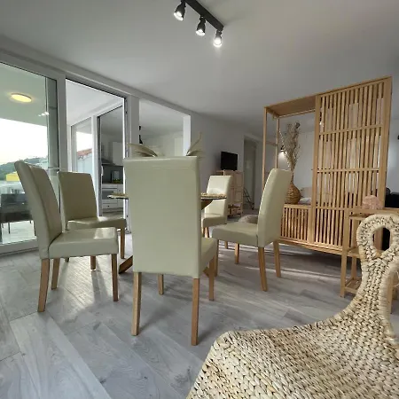 Regina Regina With Swimming Pool *