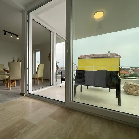 Regina Regina With Swimming Pool