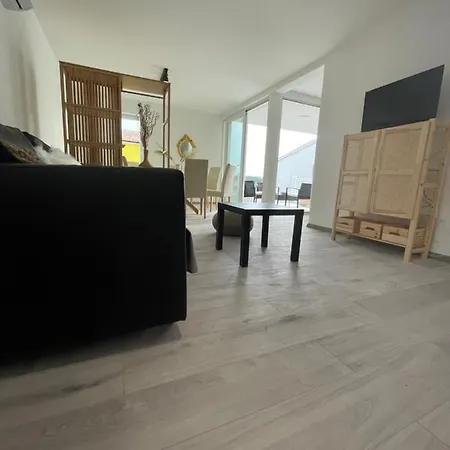 Regina Regina With Swimming Pool * Jezera