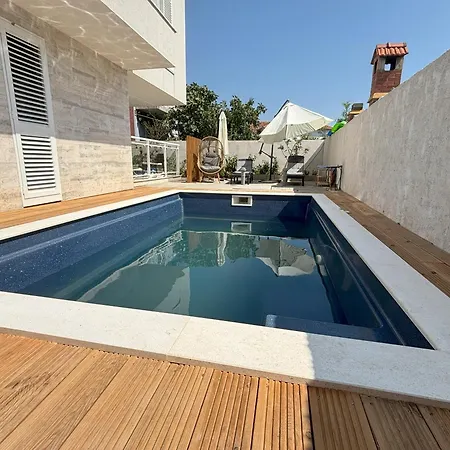 Regina Regina With Swimming Pool *