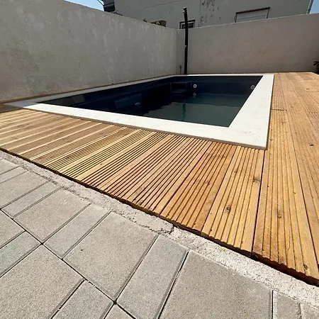 Regina Regina With Swimming Pool Appartement *