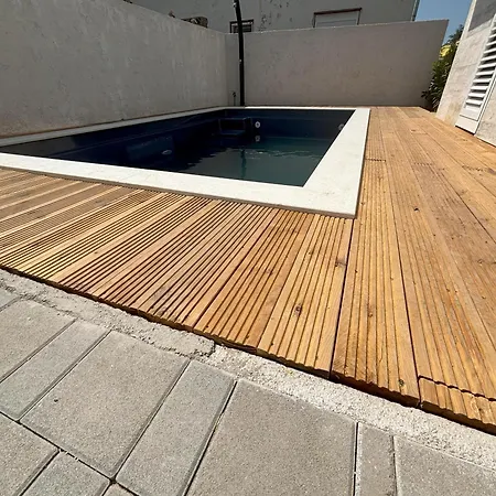 Regina Regina With Swimming Pool Appartement Jezera