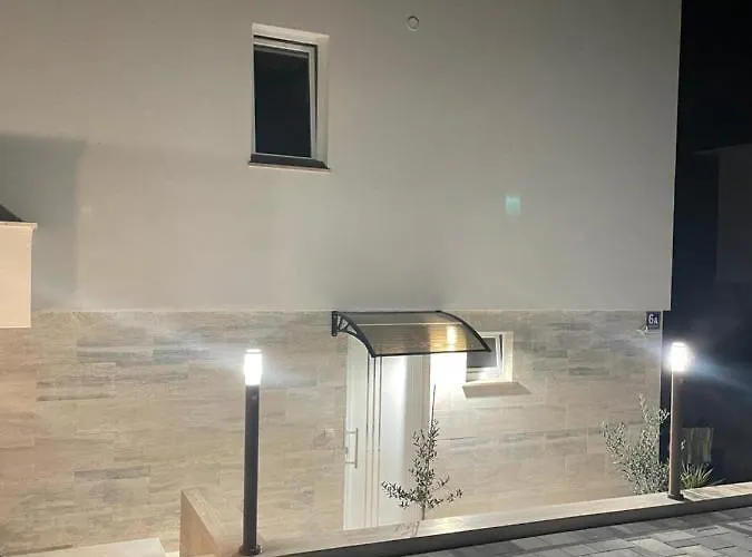 Апартаменты Regina Regina With Swimming Pool *