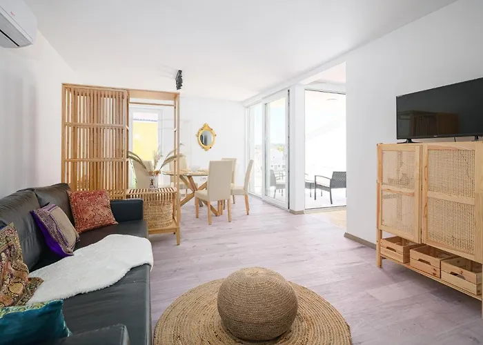 Regina Regina With Swimming Pool