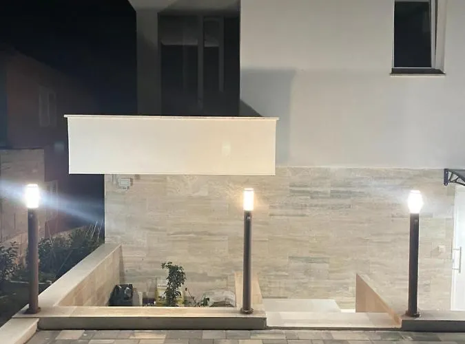 Apartman Regina Regina With Swimming Pool Jezera