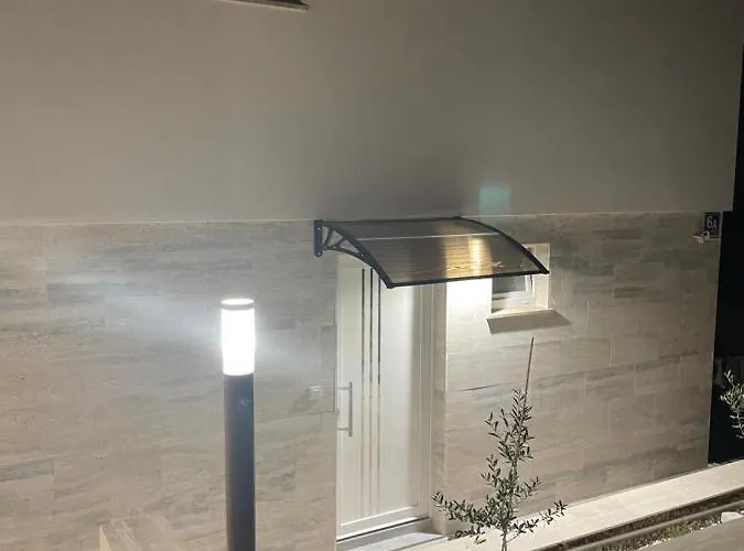 Regina Regina With Swimming Pool * Езера