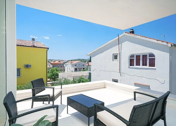 Regina Regina With Swimming Pool * Езера