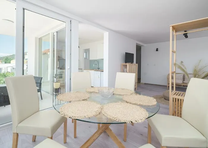 Regina Regina With Swimming Pool Apartman