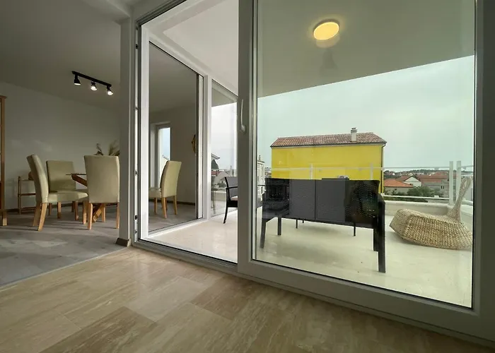 Regina Regina With Swimming Pool