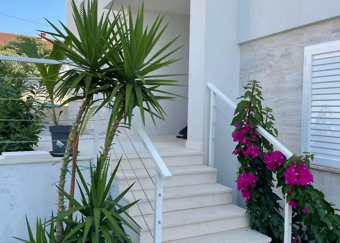 Апартаменты Regina Regina With Swimming Pool *