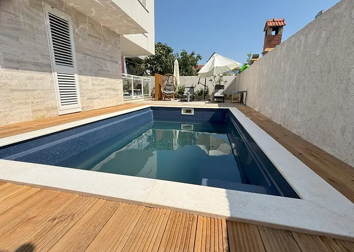 Regina Regina With Swimming Pool *