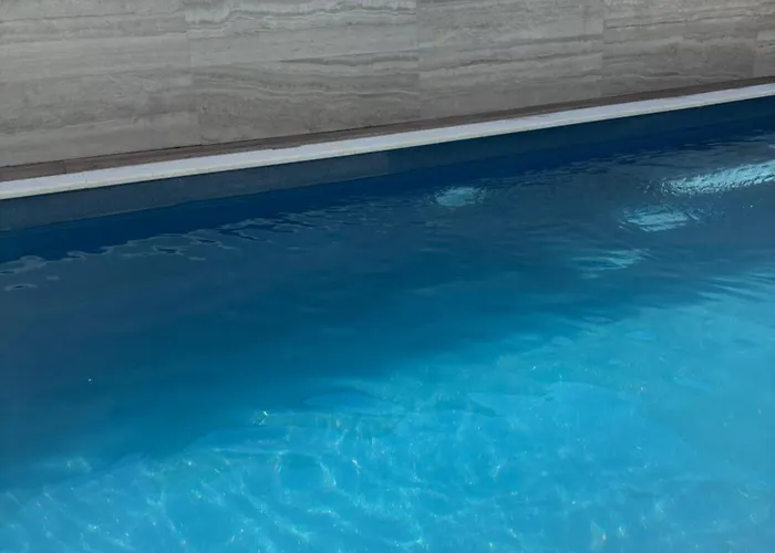 Апартаменты Regina Regina With Swimming Pool Езера